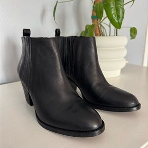 NWOT Nine West Black Ankle Booties